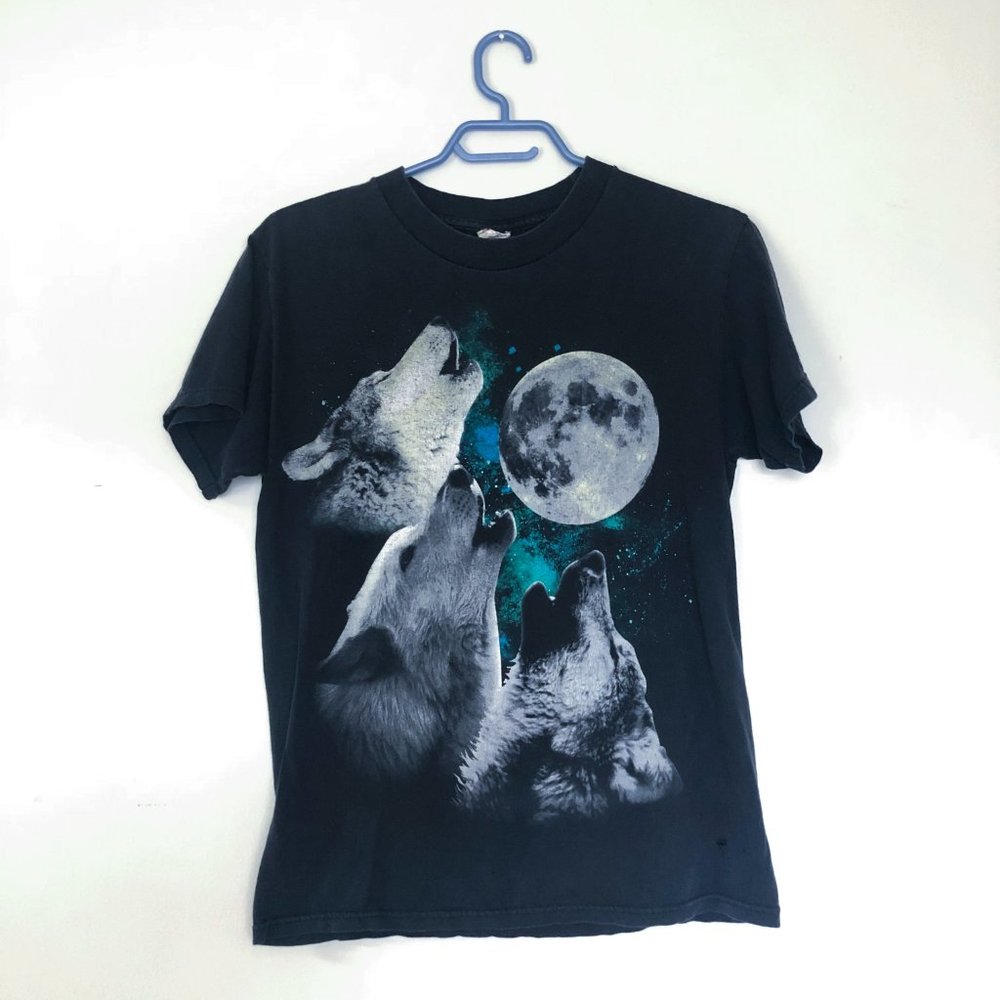 Wolf Shirt Vintage size small graphic t-shirt